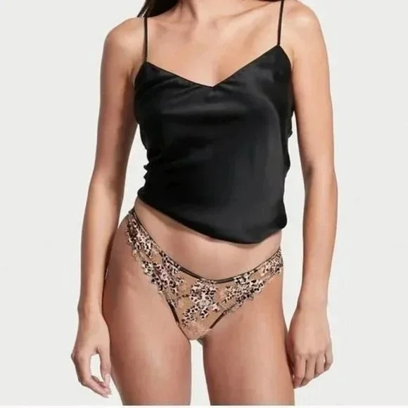Victoria's Secret Very Sexy Floral Embroidered Thong Panty XL NWT NEW - Picture 3 of 5